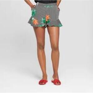 Who what wear size 4 Striped Floral Ruffle Hem Shorts
